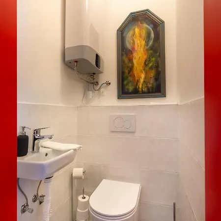 Huge & Stylish In The Center For Up To 20 People Budapest