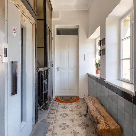 Huge & Stylish In The Center For Up To 20 People