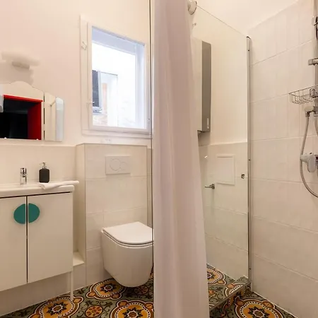 Apartment Huge & Stylish In The Center For Up To 20 People *