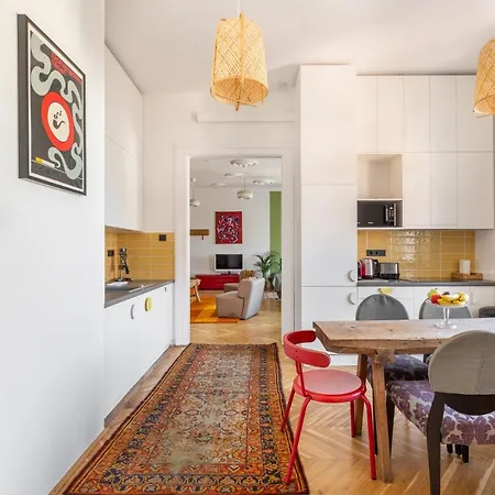 Apartment Huge & Stylish In The Center For Up To 20 People