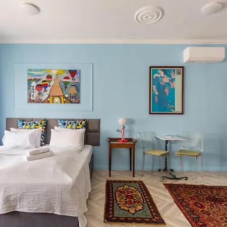 Apartment Huge & Stylish In The Center For Up To 20 People Budapest