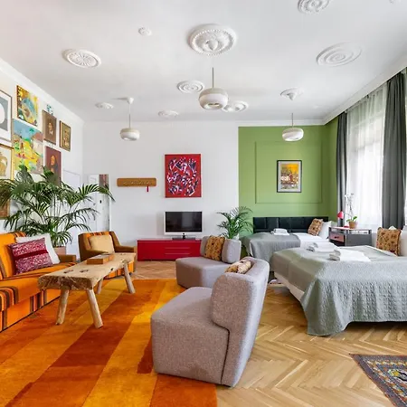 Huge & Stylish In The Center For Up To 20 People