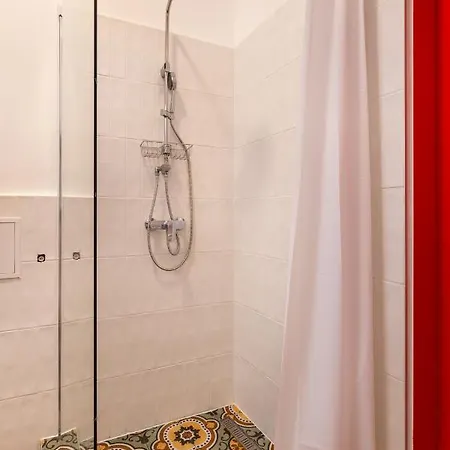 Apartment Huge & Stylish In The Center For Up To 20 People Budapest