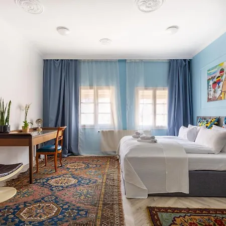 Huge & Stylish In The Center For Up To 20 People