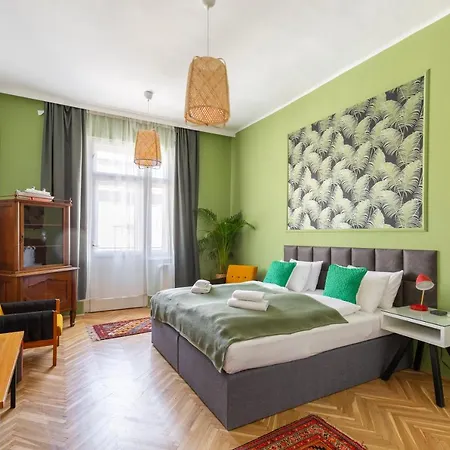 Huge & Stylish In The Center For Up To 20 People * Budapest