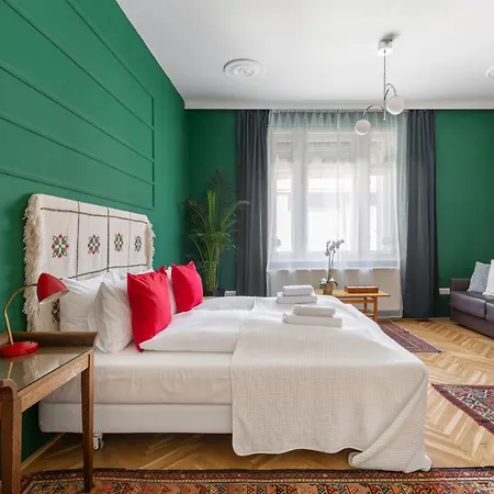 Huge & Stylish In The Center For Up To 20 People Budapest