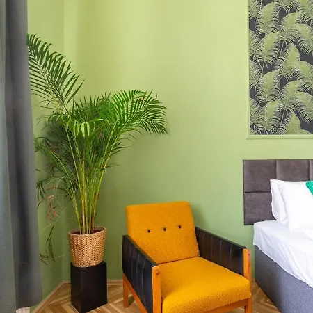 Apartment Huge & Stylish In The Center For Up To 20 People *