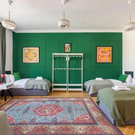 Apartment Huge & Stylish In The Center For Up To 20 People Budapest